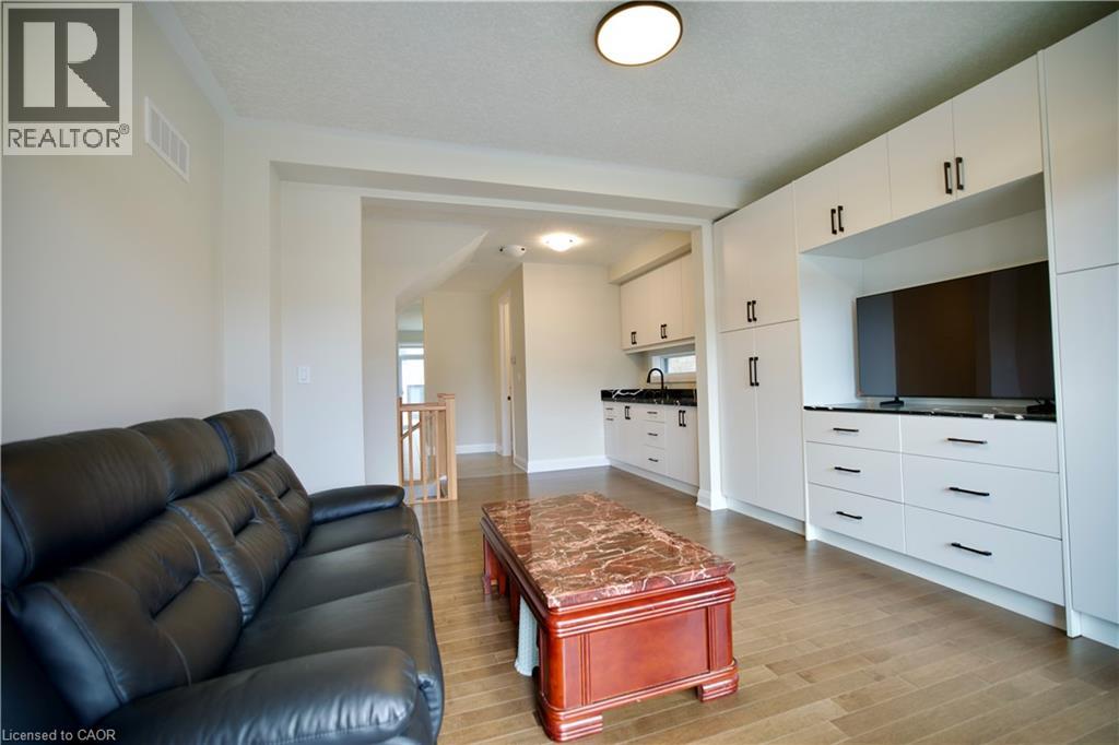 559 BALSAM POPLAR Street thumbnail 12