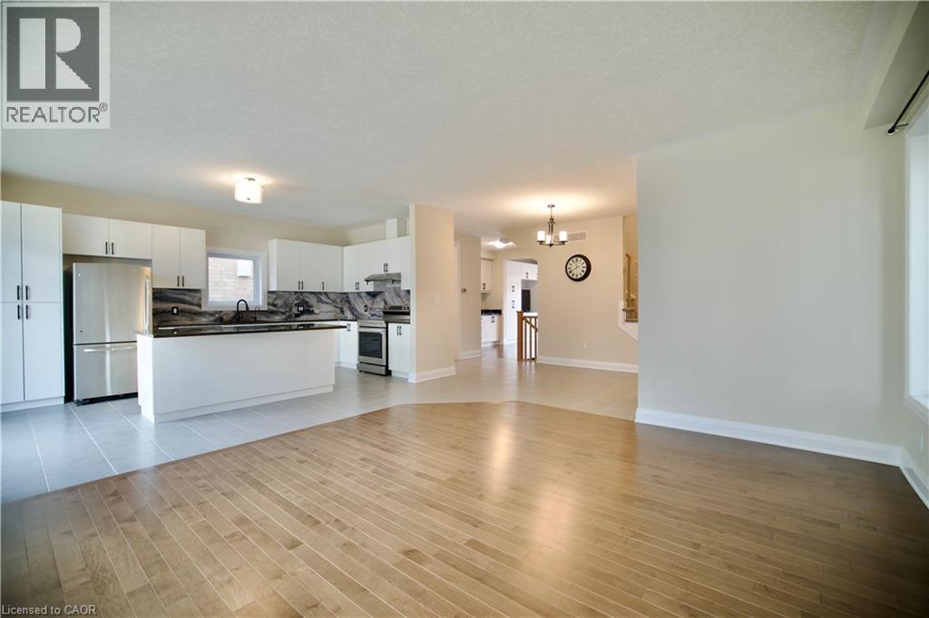 559 BALSAM POPLAR Street thumbnail 19