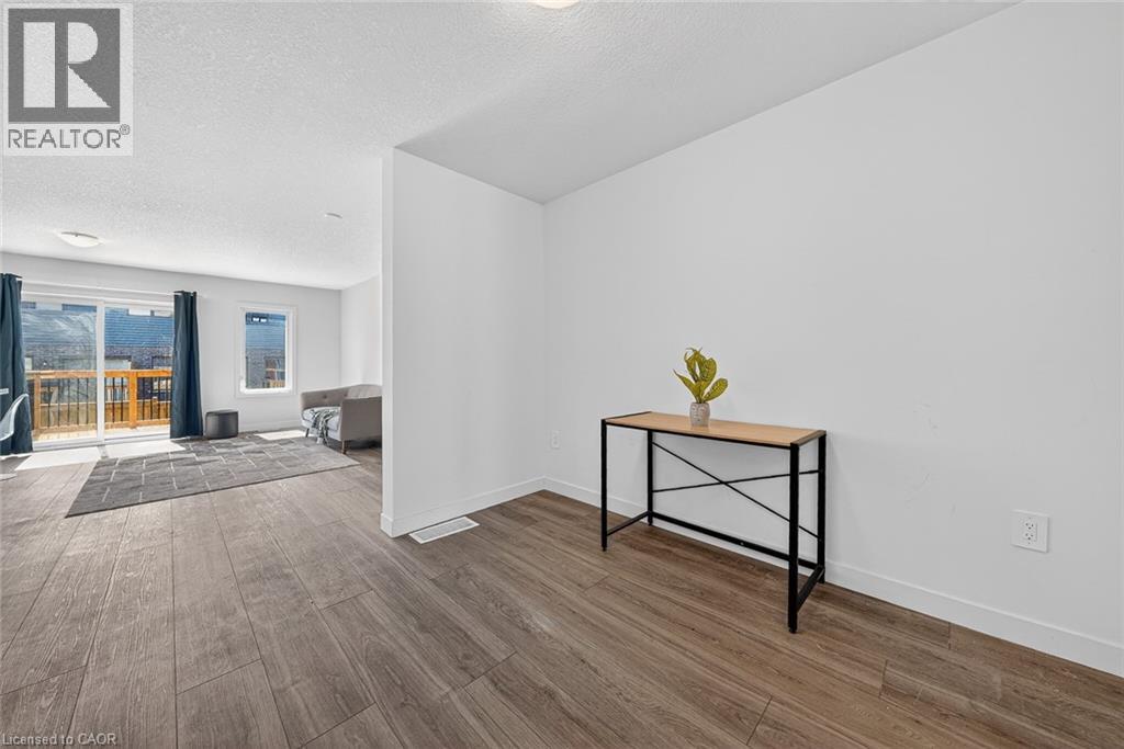 95 QUEENSBROOK Crescent thumbnail 11