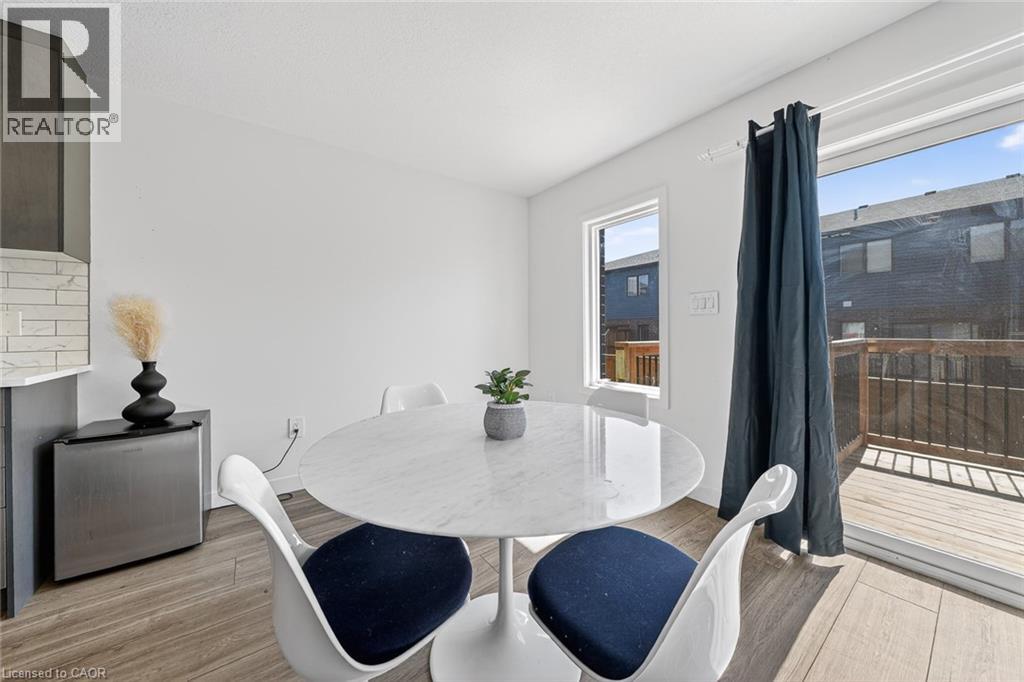 95 QUEENSBROOK Crescent thumbnail 17