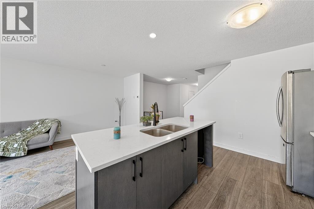 95 QUEENSBROOK Crescent thumbnail 23