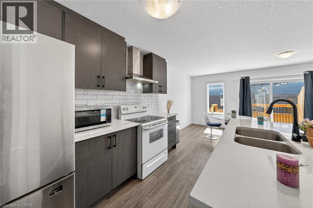 95 QUEENSBROOK Crescent thumbnail 24