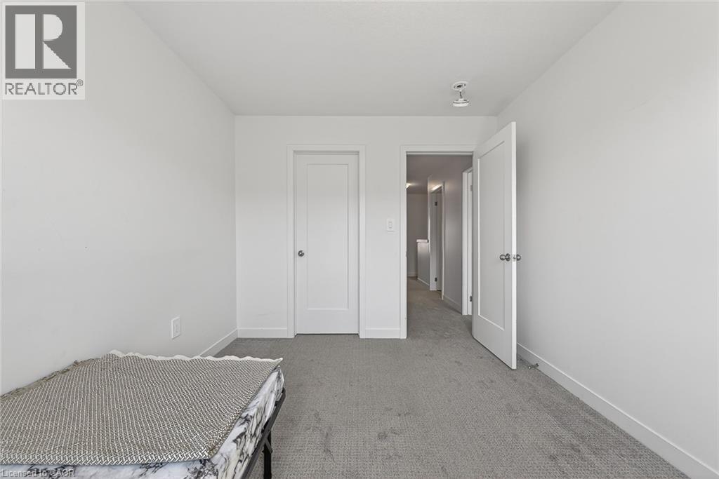 95 QUEENSBROOK Crescent thumbnail 28