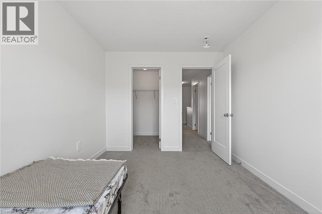 95 QUEENSBROOK Crescent thumbnail 29