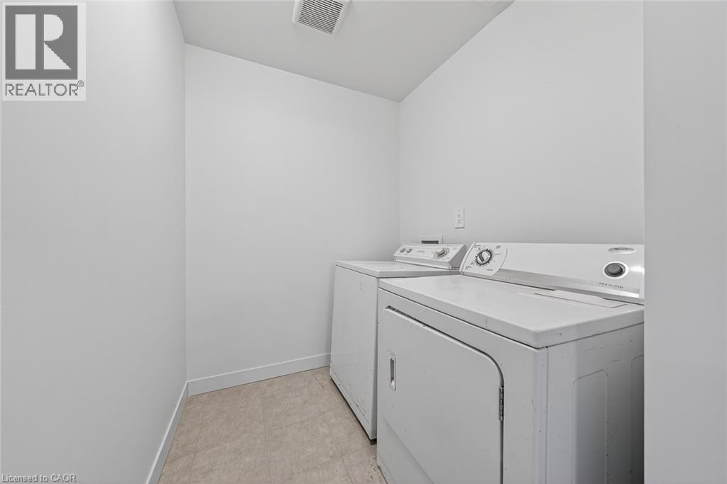 95 QUEENSBROOK Crescent thumbnail 32