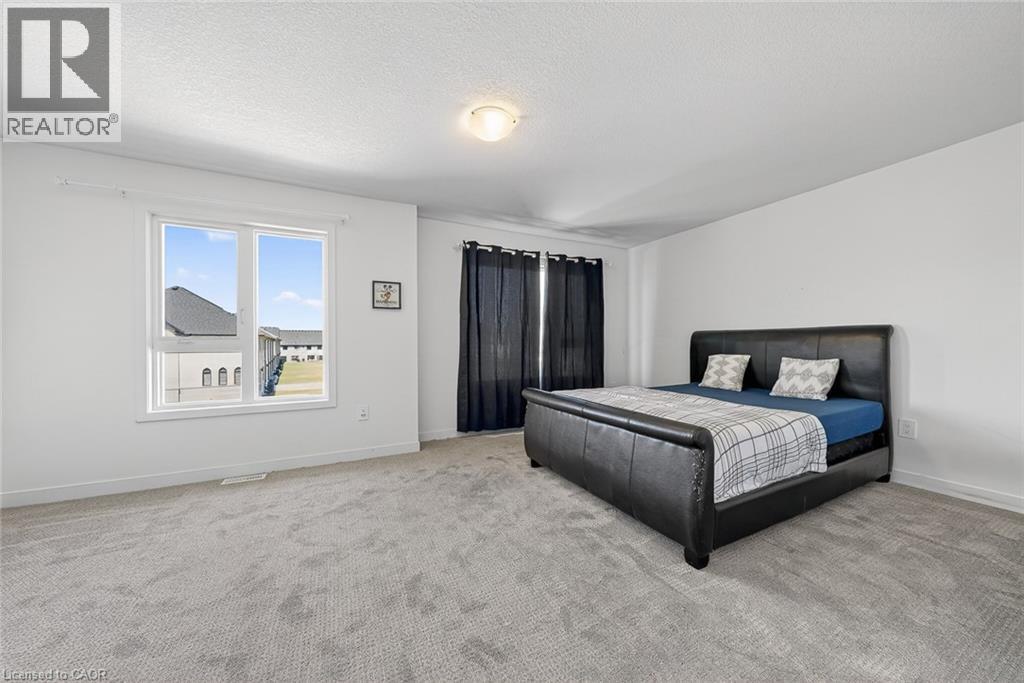 95 QUEENSBROOK Crescent thumbnail 34