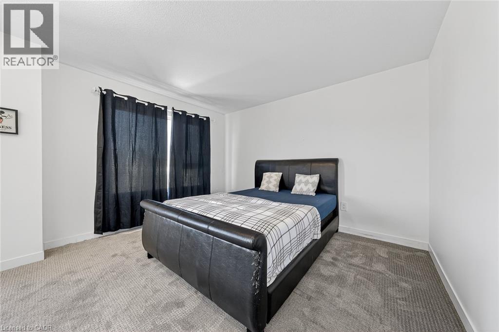 95 QUEENSBROOK Crescent thumbnail 35