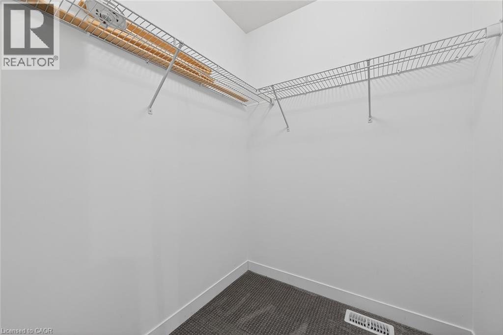 95 QUEENSBROOK Crescent thumbnail 41