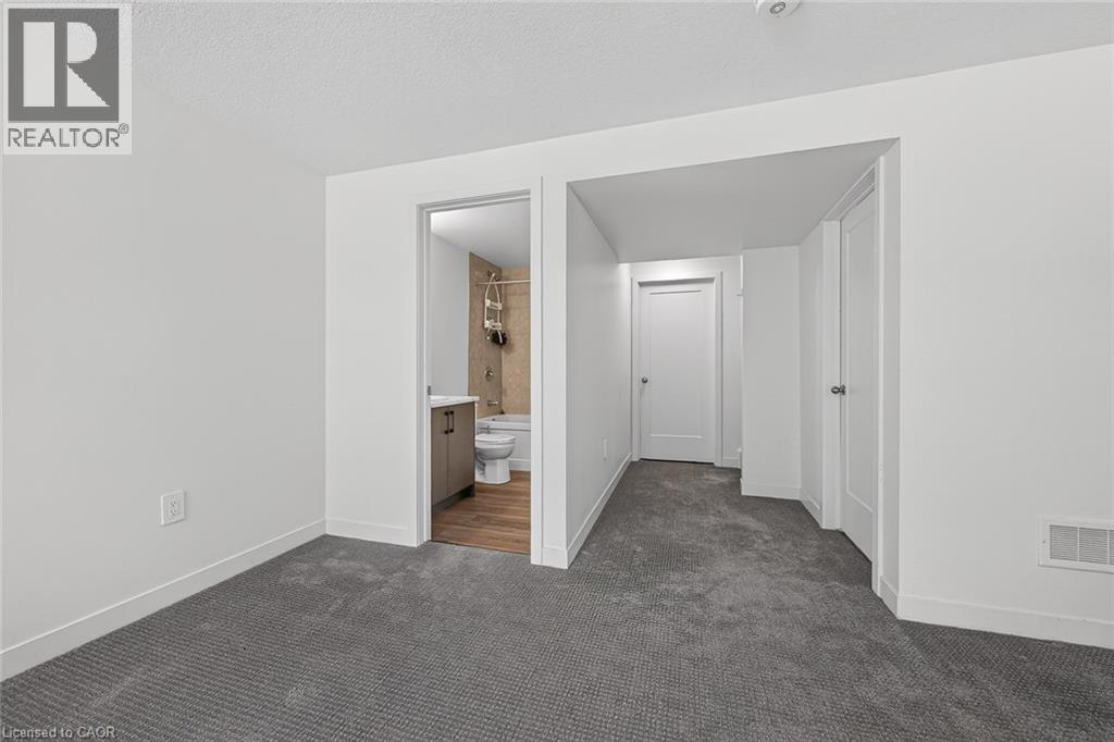 95 QUEENSBROOK Crescent thumbnail 47