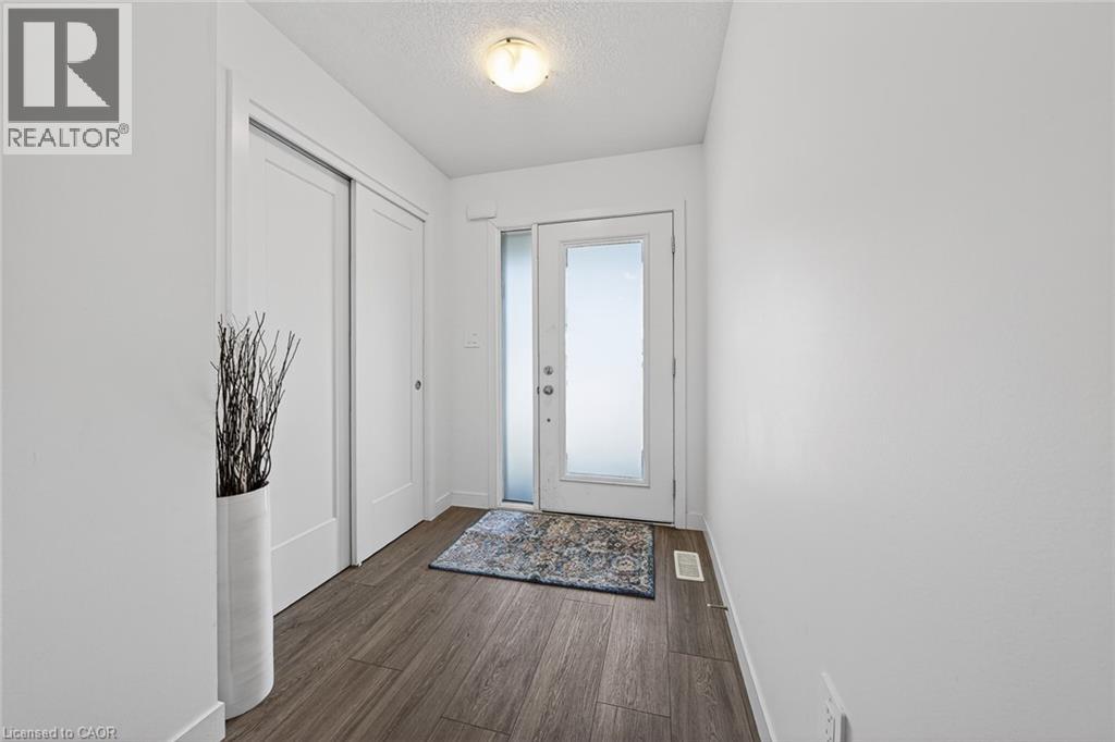 95 QUEENSBROOK Crescent thumbnail 7