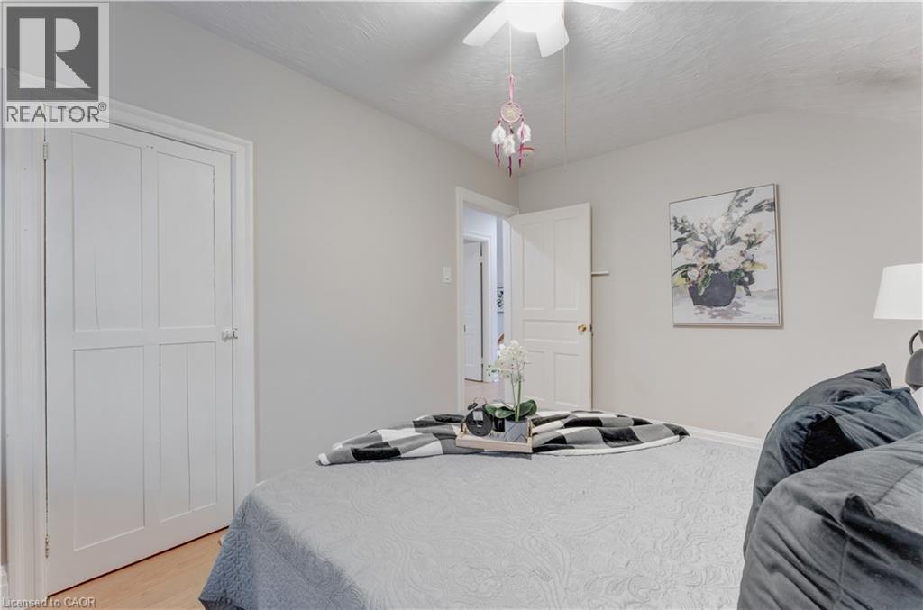 24 ONWARD Avenue thumbnail 18