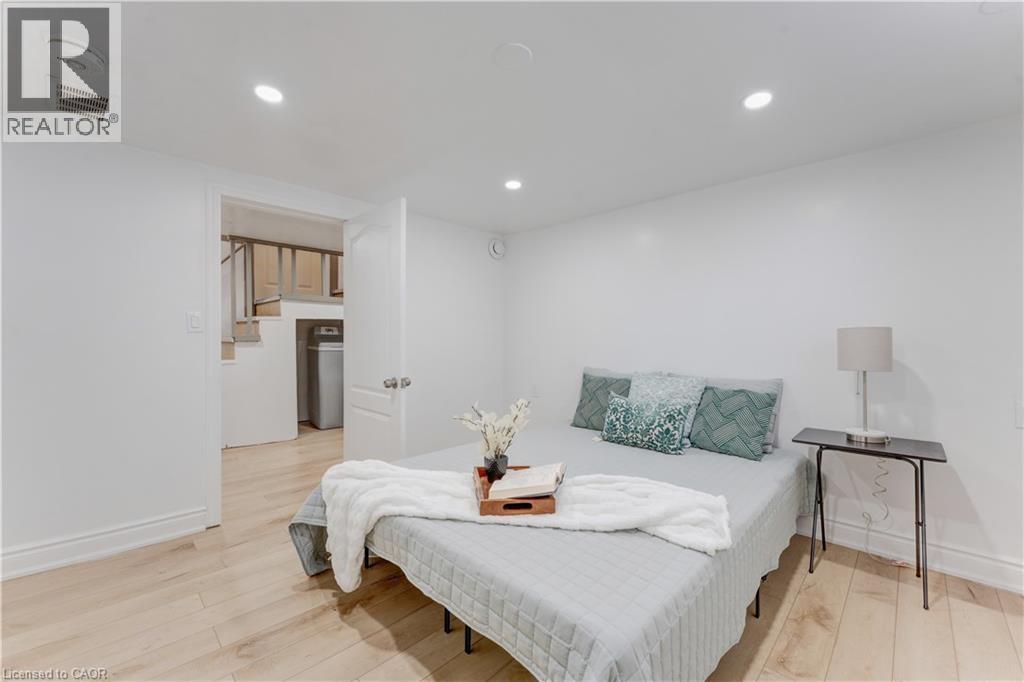 24 ONWARD Avenue thumbnail 26