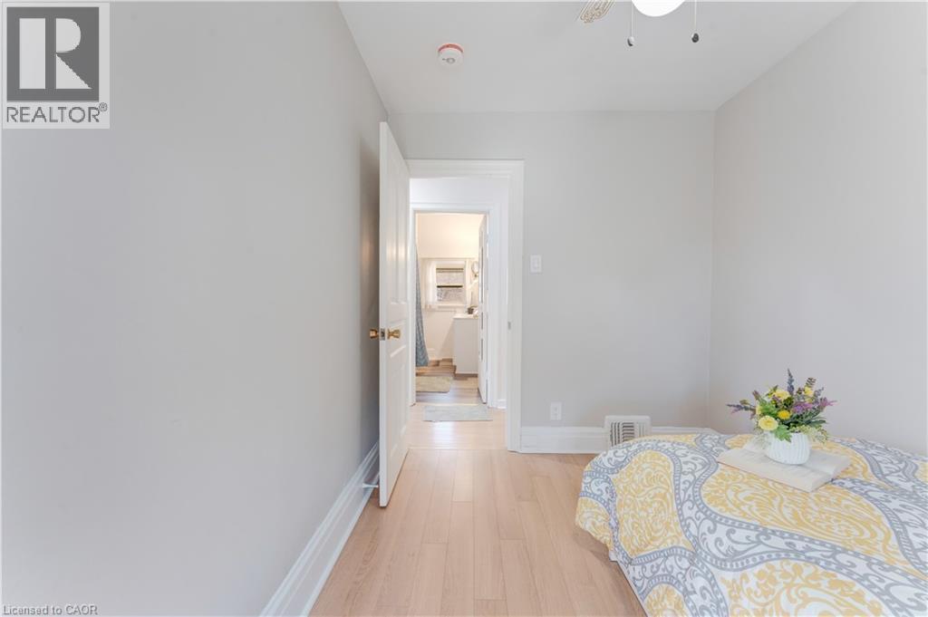 24 ONWARD Avenue thumbnail 17