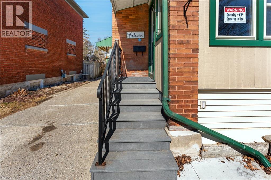 24 ONWARD Avenue thumbnail 4