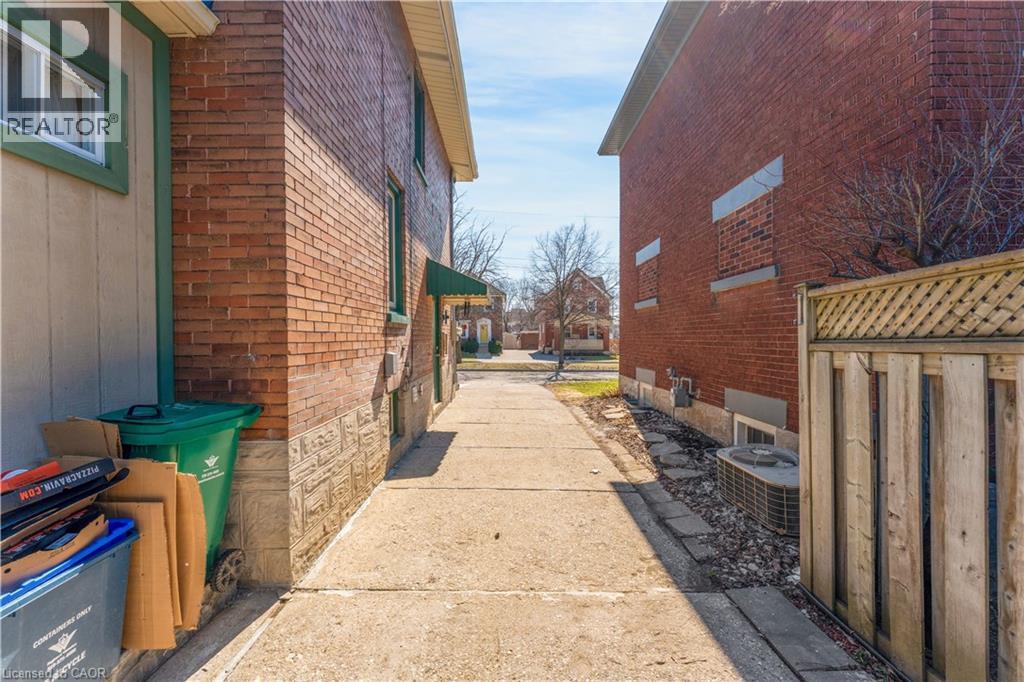 24 ONWARD Avenue thumbnail 32