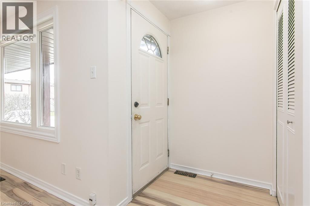 279 SANDOWNE Drive Unit# 7 thumbnail 5