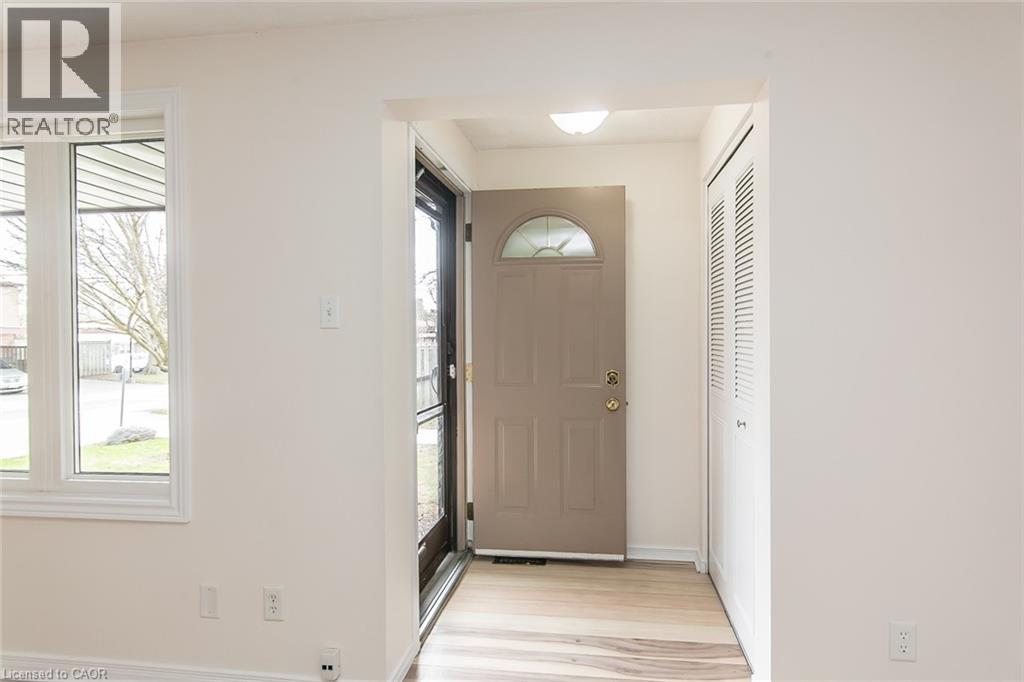 279 SANDOWNE Drive Unit# 7 thumbnail 6