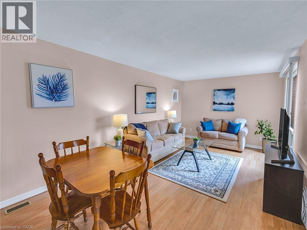 28 UNDERHILL Crescent Unit# 3 thumbnail 6