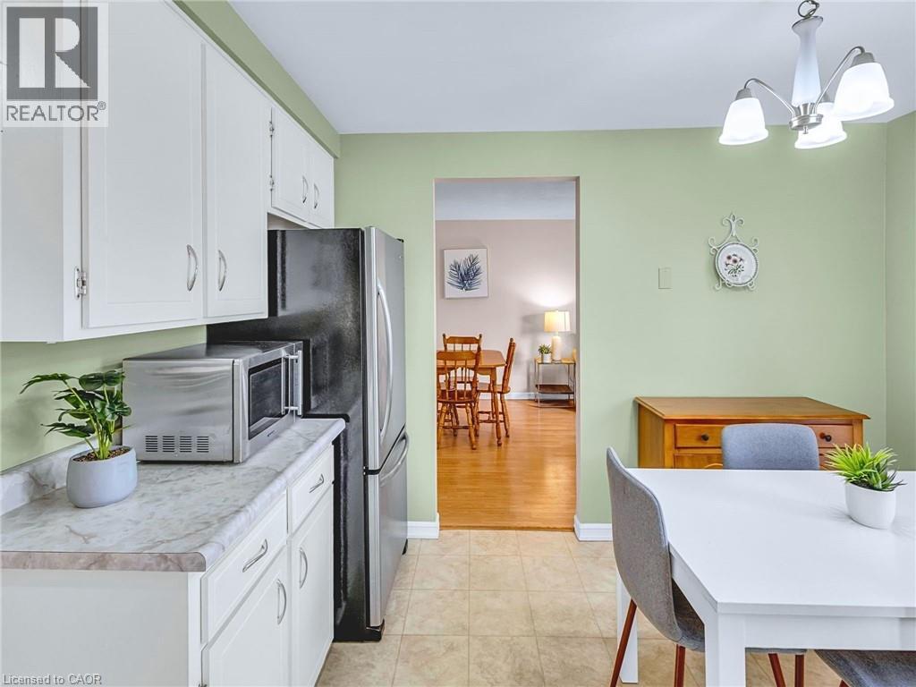 28 UNDERHILL Crescent Unit# 3 thumbnail 9