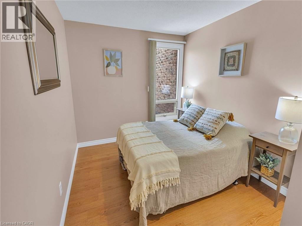 28 UNDERHILL Crescent Unit# 3 thumbnail 16