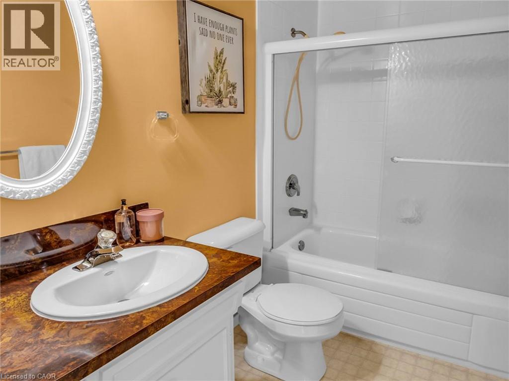 28 UNDERHILL Crescent Unit# 3 thumbnail 13