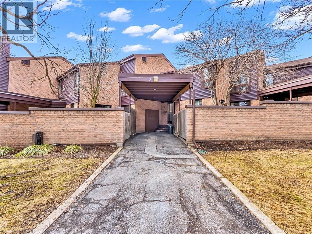 28 UNDERHILL Crescent Unit# 3 thumbnail 2