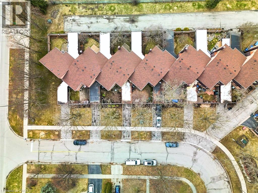 28 UNDERHILL Crescent Unit# 3 thumbnail 20