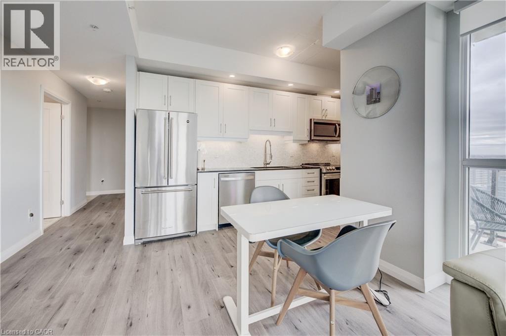 60 CHARLES Street W Unit# 1805 thumbnail 8