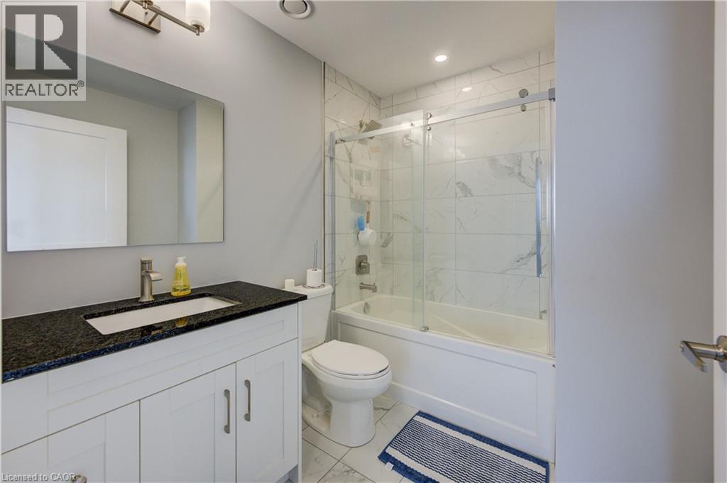 60 CHARLES Street W Unit# 1805 thumbnail 21