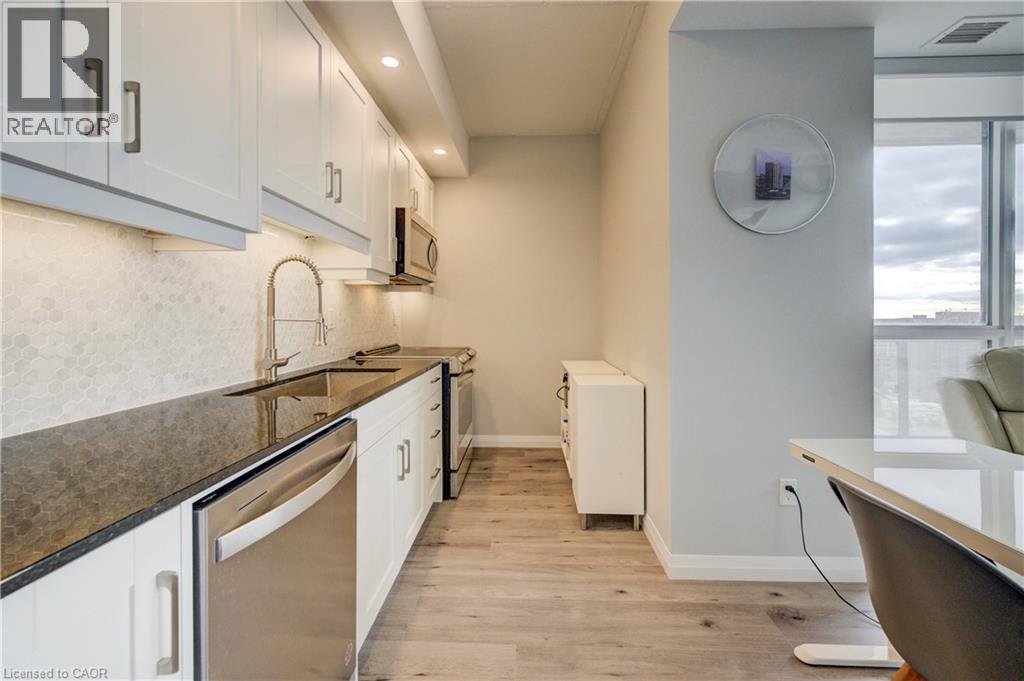 60 CHARLES Street W Unit# 1805 thumbnail 13