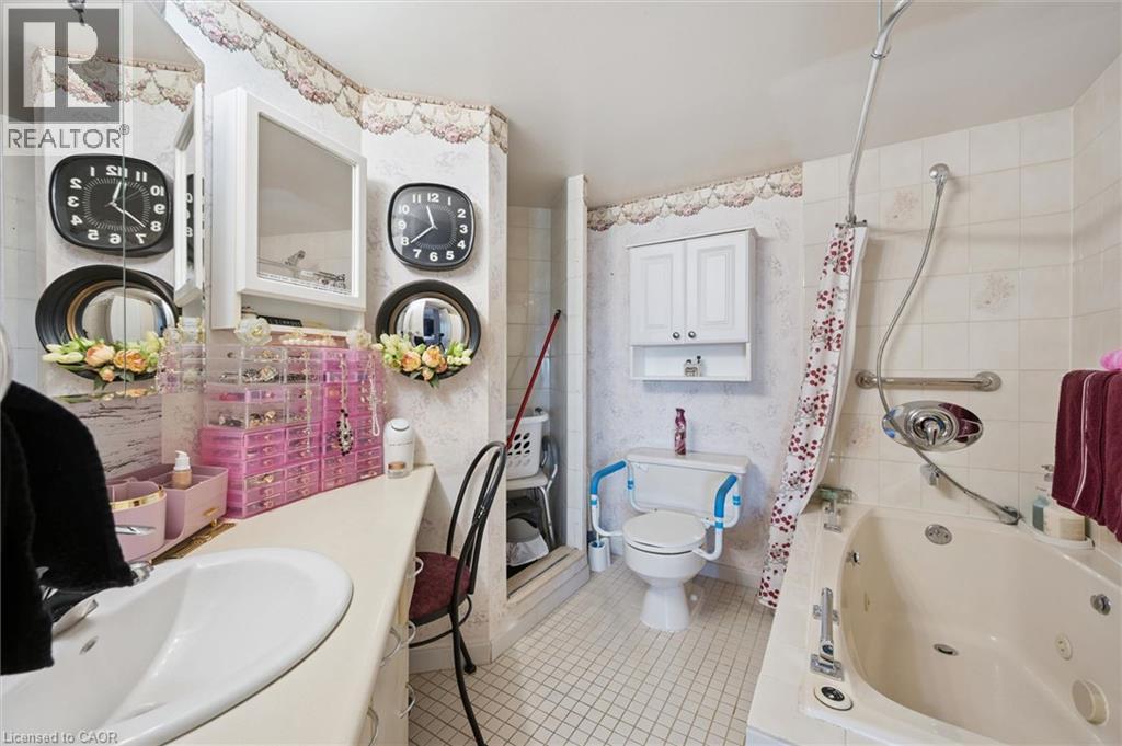 237 KING Street W Unit# 1205 thumbnail 19