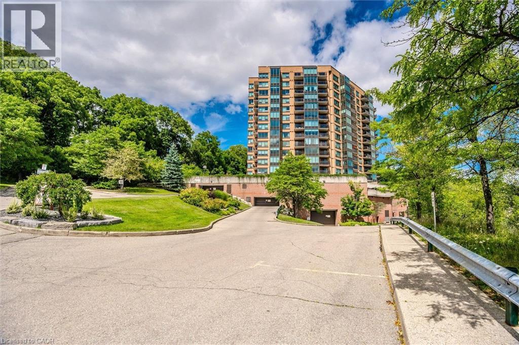 237 KING Street W Unit# 1205 thumbnail 35