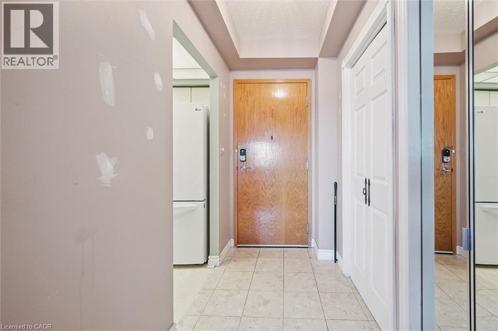 237 KING Street W Unit# 1205 thumbnail 7