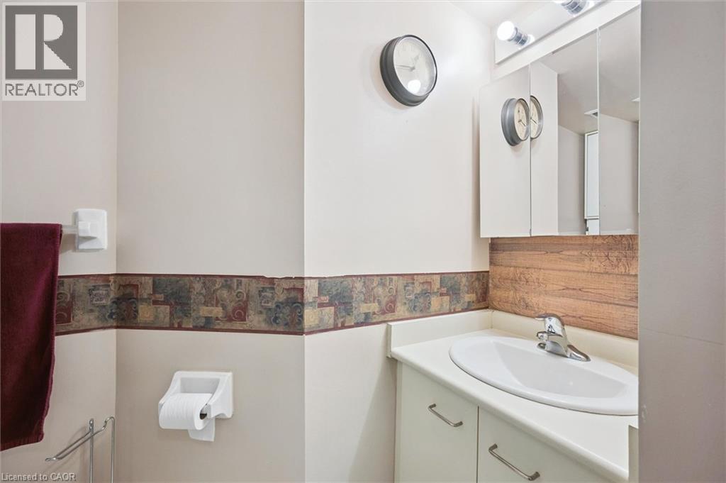 237 KING Street W Unit# 1205 thumbnail 15