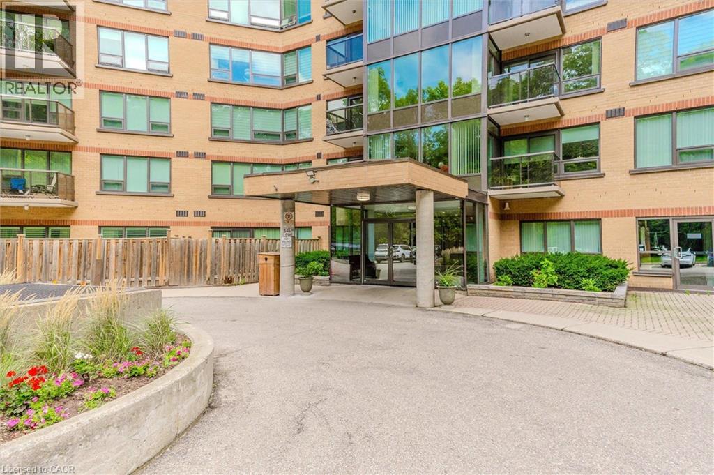 237 KING Street W Unit# 1205 thumbnail 2