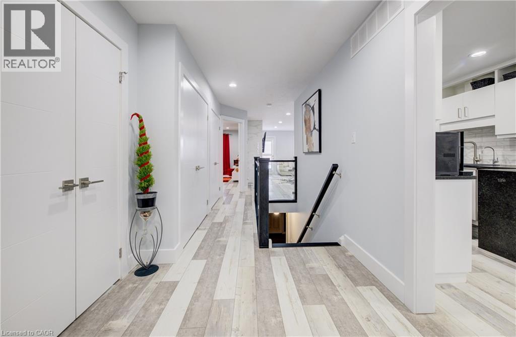 10 ISHERWOOD Avenue Unit# 18 thumbnail 4