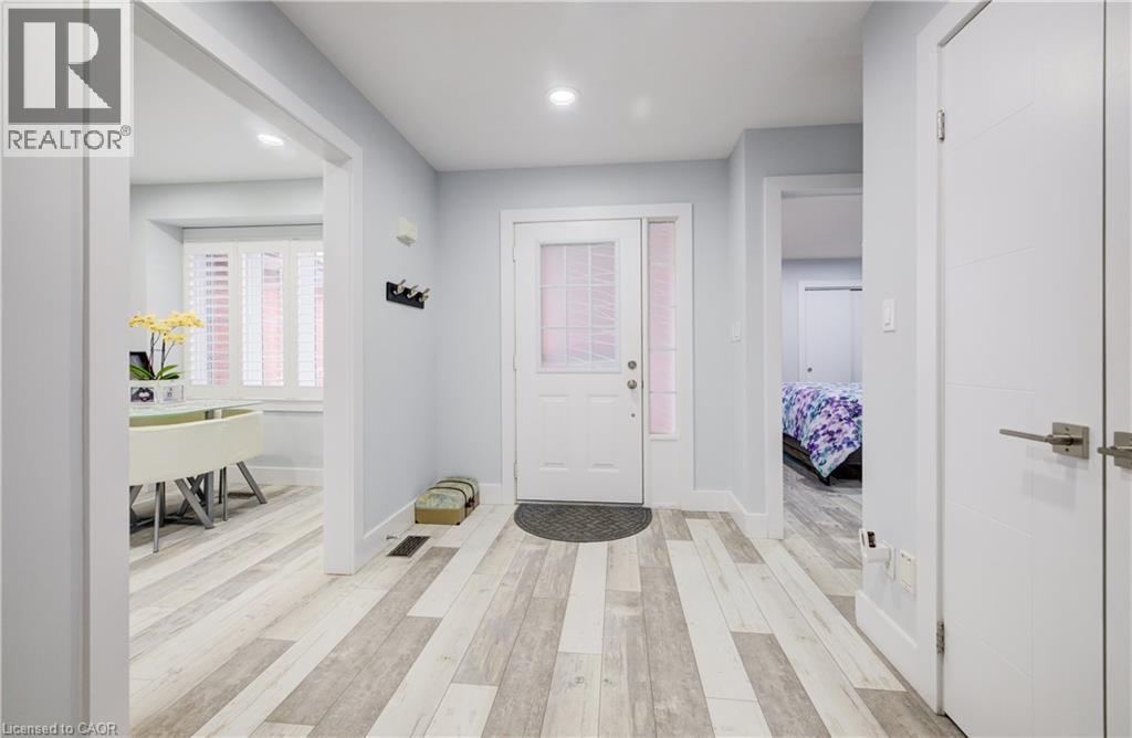 10 ISHERWOOD Avenue Unit# 18 thumbnail 3