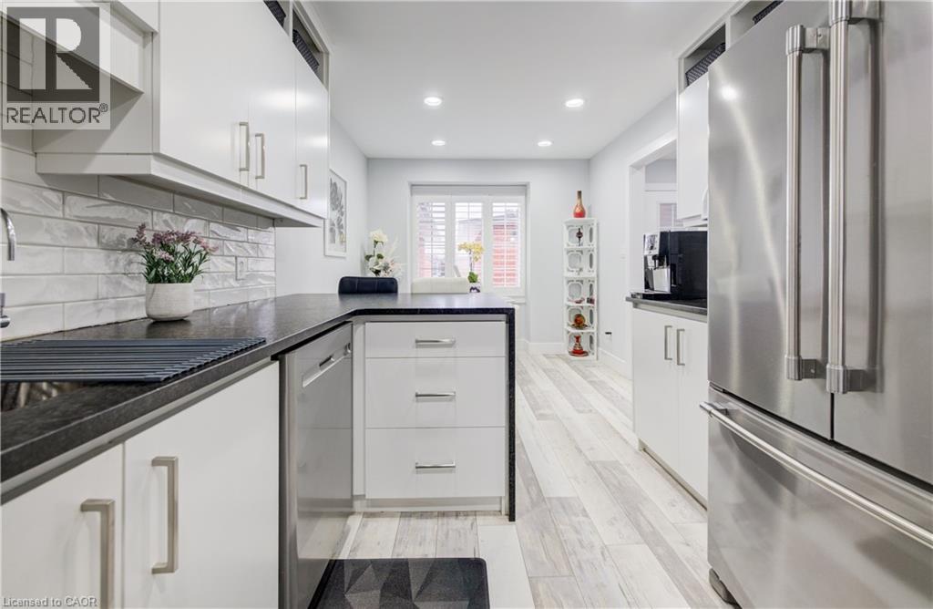 10 ISHERWOOD Avenue Unit# 18 thumbnail 13