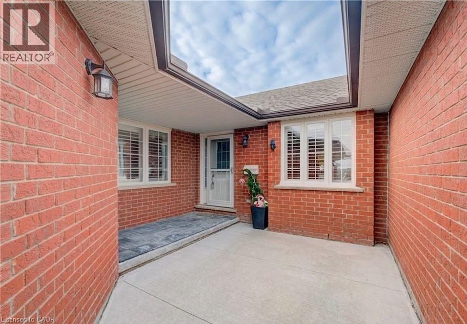 10 ISHERWOOD Avenue Unit# 18 thumbnail 2