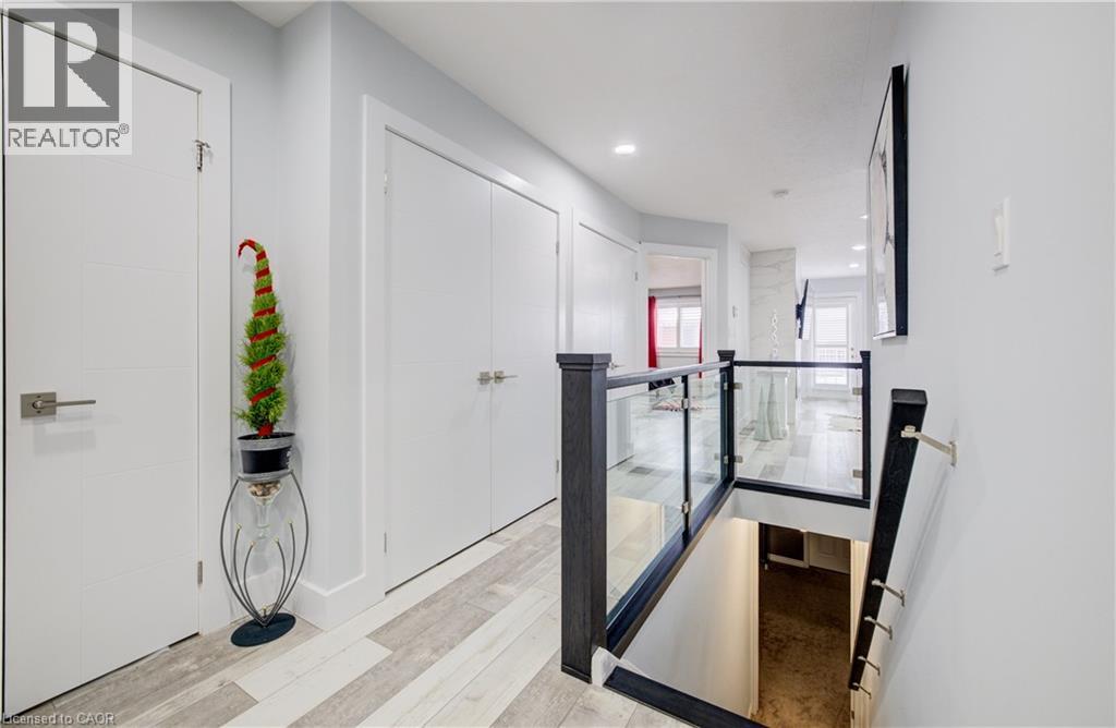 10 ISHERWOOD Avenue Unit# 18 thumbnail 5