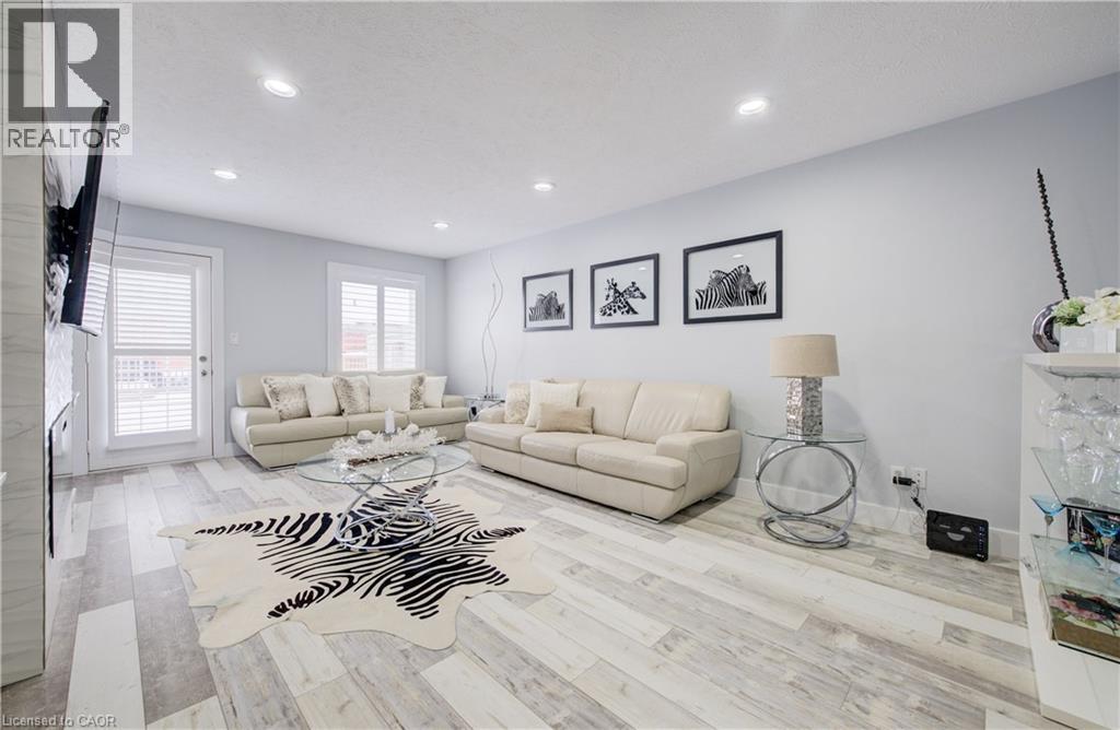 10 ISHERWOOD Avenue Unit# 18 thumbnail 7