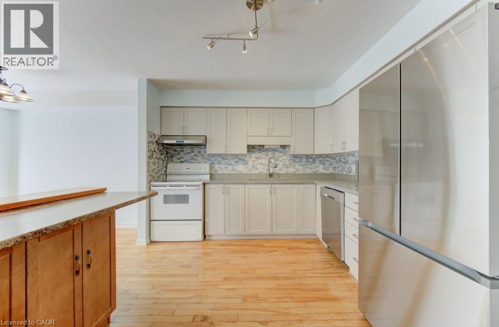 689 STAR FLOWER Avenue Unit# A thumbnail 10