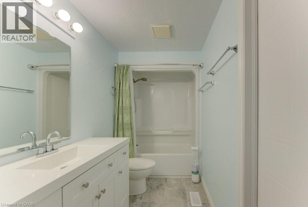 689 STAR FLOWER Avenue Unit# A thumbnail 33