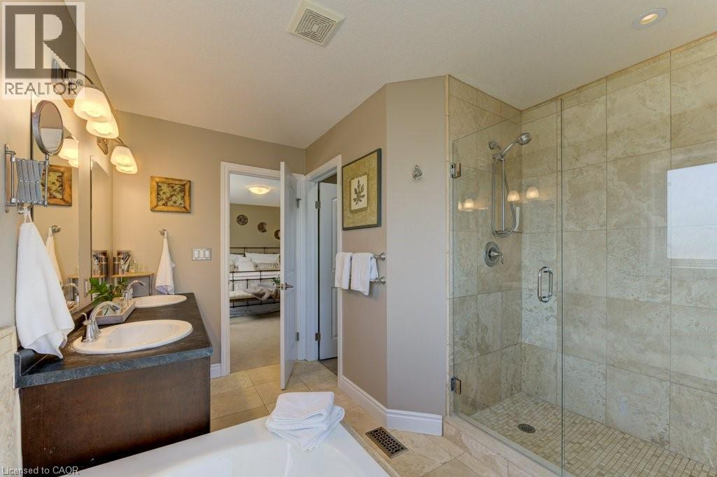 259 ZELLER Drive thumbnail 37