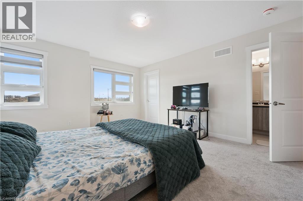 40 MOON Crescent thumbnail 21