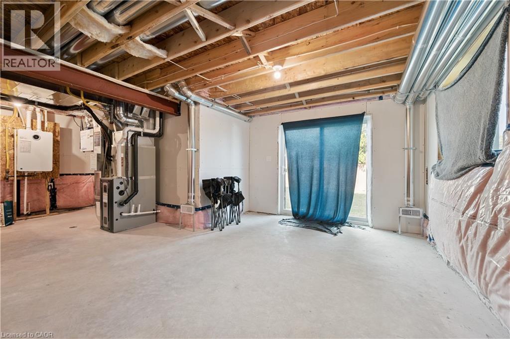 40 MOON Crescent thumbnail 27