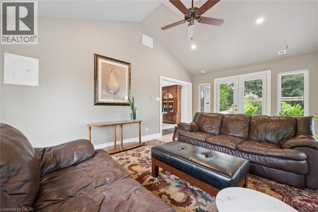 882-888 FAIRWAY Road N thumbnail 16