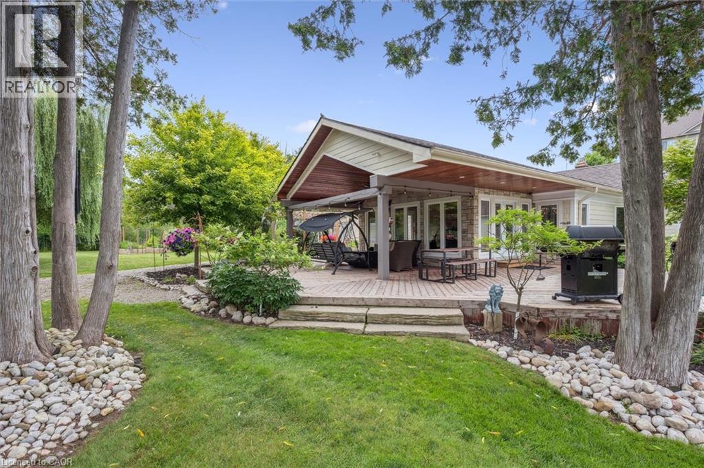 882-888 FAIRWAY Road N thumbnail 3