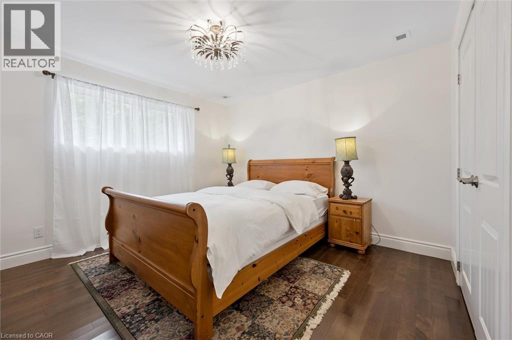 882-888 FAIRWAY Road N thumbnail 17