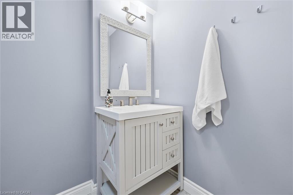 882-888 FAIRWAY Road N thumbnail 26